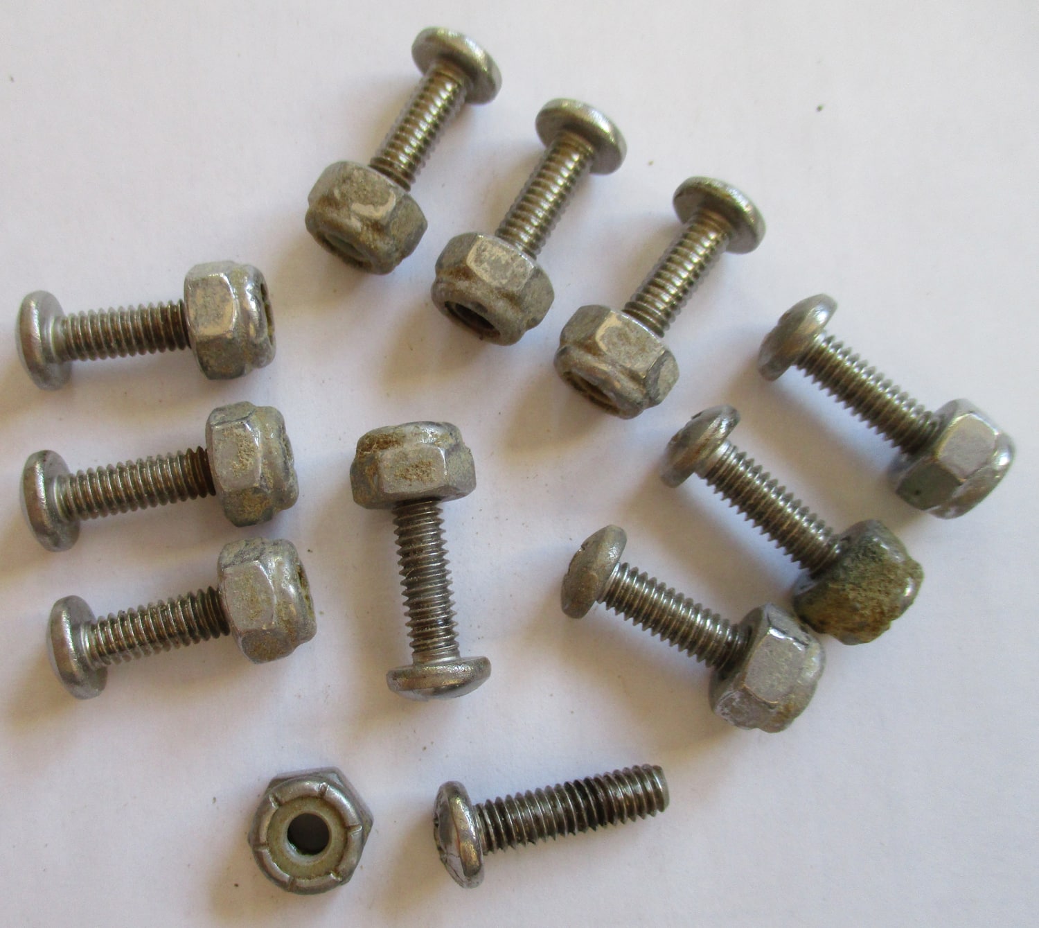 Screw PN PH W Locknut 3 4L 8 32 THD SZ Pkg 11