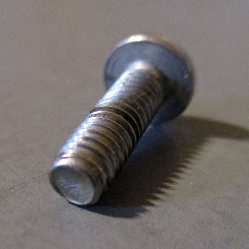 Screw PN SL 5 8L 8 32 THD SZ Pkg 3