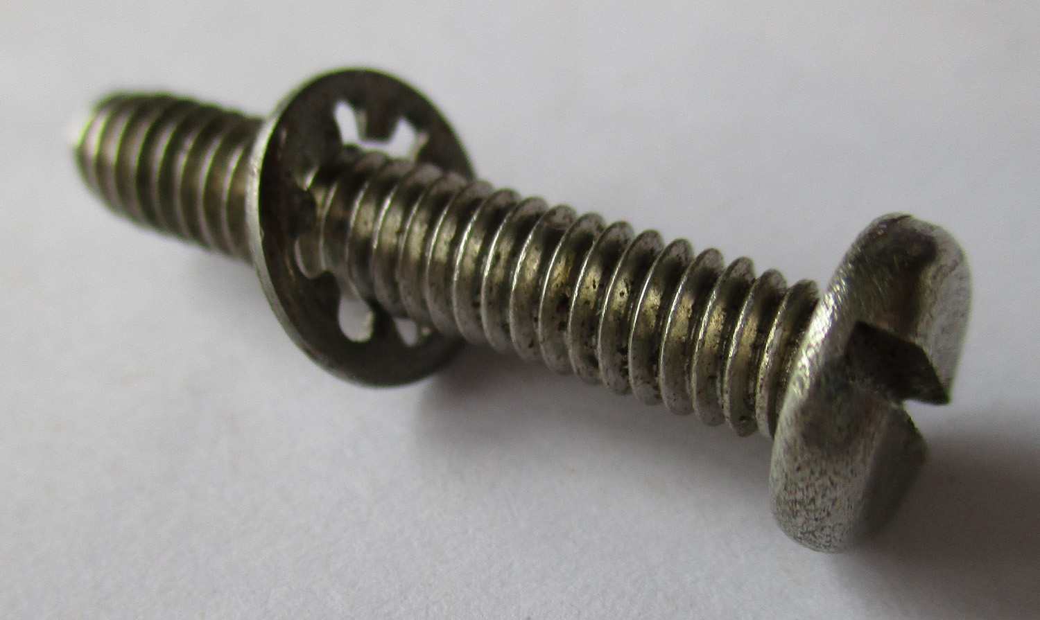 Screw PN SL W Washer 15 16L 8 32 THD SZ Pkg 25