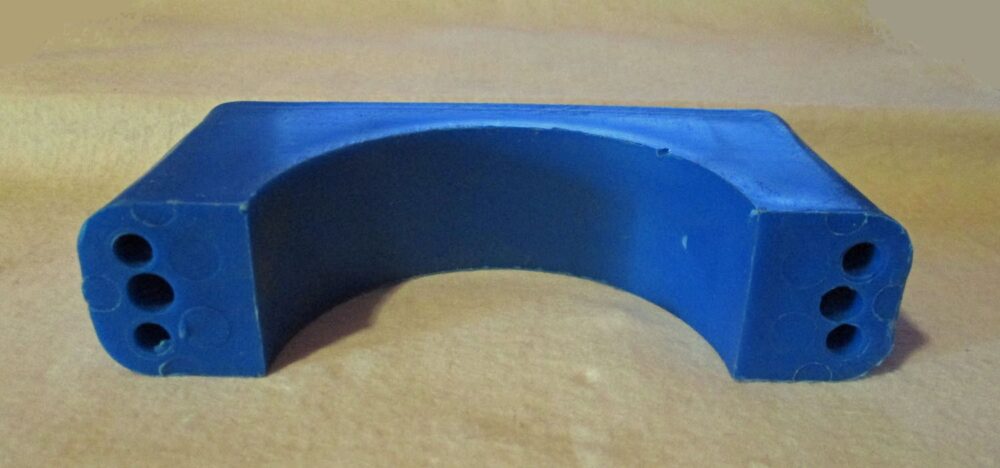 Clamp Plastic for 3" Pipe / 4 15/16"L - Dairy Train