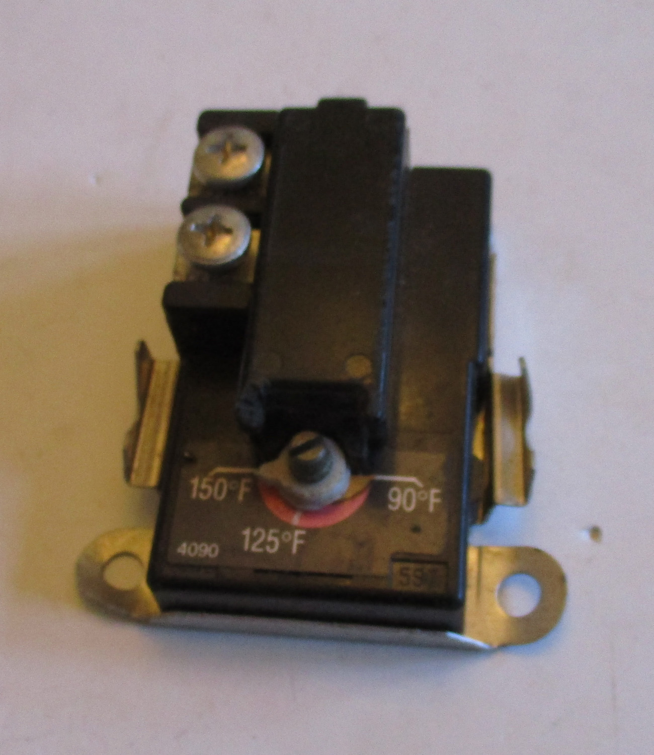 Thermostat 90°F to 150°F